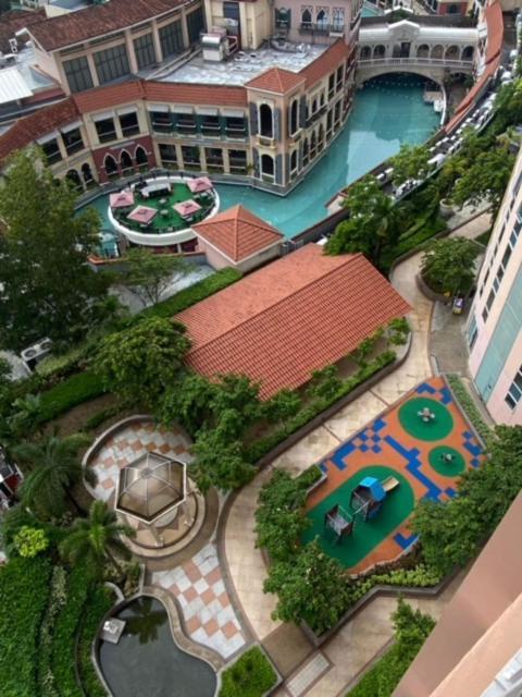 Luxury Bgc Condo In Taguig, Mckinley - Covered Parking And Wifi Free Extérieur photo