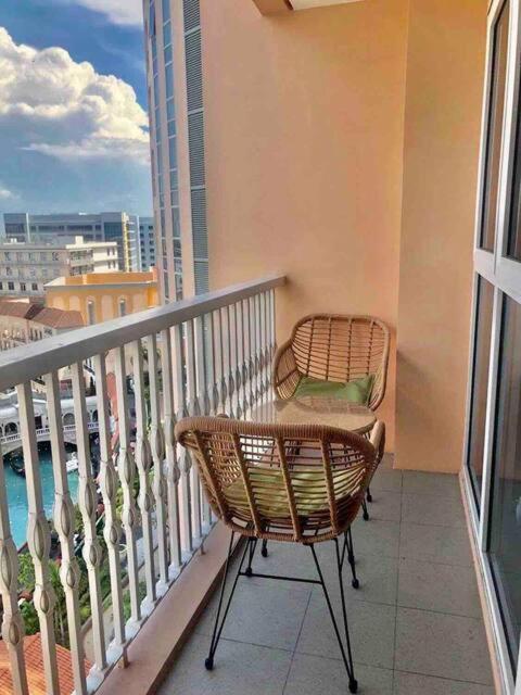 Luxury Bgc Condo In Taguig, Mckinley - Covered Parking And Wifi Free Extérieur photo