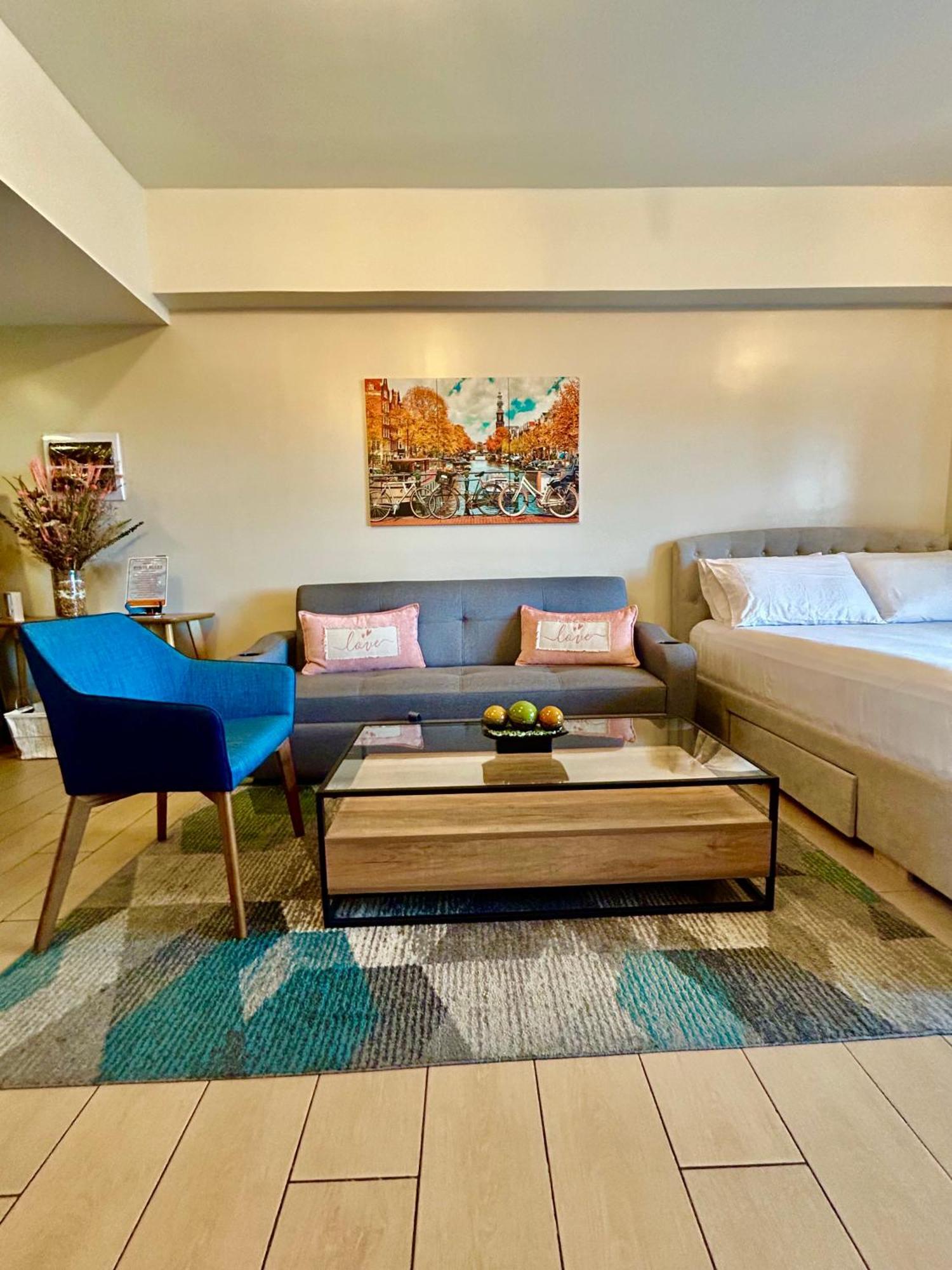 Luxury Bgc Condo In Taguig, Mckinley - Covered Parking And Wifi Free Extérieur photo